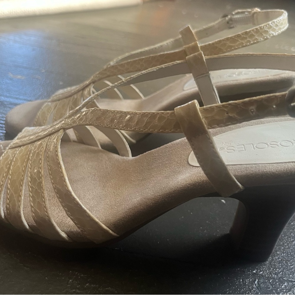 AEROSOLES Beige Strappy Mid-Heel Sandals - Picture 7 of 8